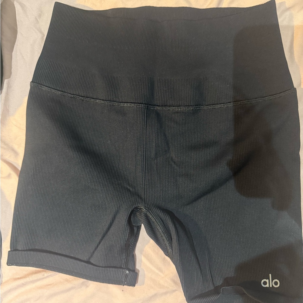 ALO Yoga Ribbed High-Waist Bike Shorts in Black